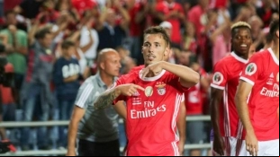 Álex Grimaldo es el lateral más cotizado del momento. Foto: @SLBenfica