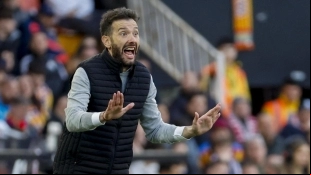 Carlos Corberán has secured Valencia's first g / MundoDeportivo